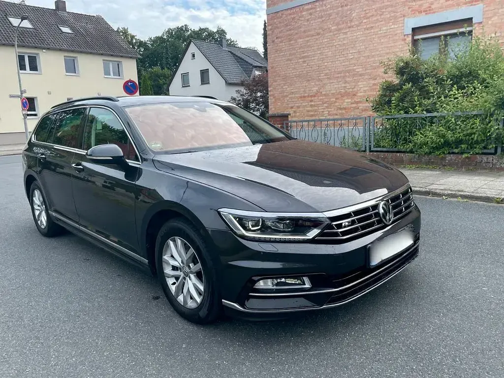 Gebraucht VW Passat R-line 190 PS (139 kW) 2019 Braun Kombi