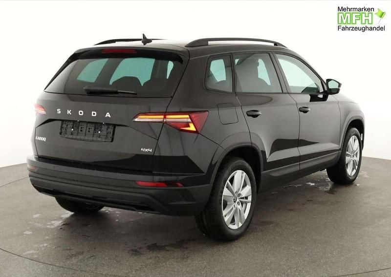 Neu Skoda Karoq Selection 150 PS (110 kW) 2026 Black magic perleffekt SUV