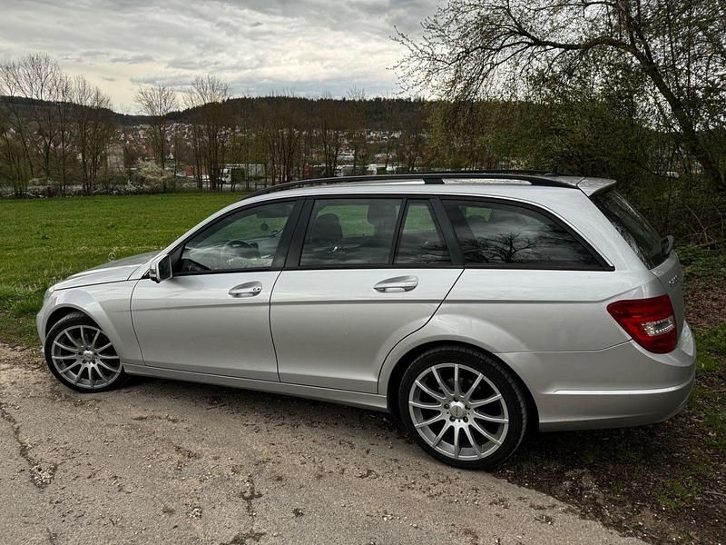 Gebraucht Mercedes C200 136 PS (100 kW) 2013 Silber Kombi
