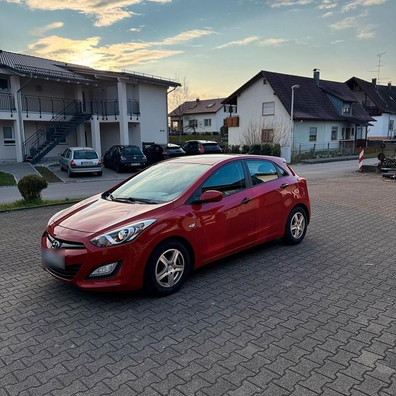 Gebraucht Hyundai i30 99 PS (72 kW) 2014 Limousine