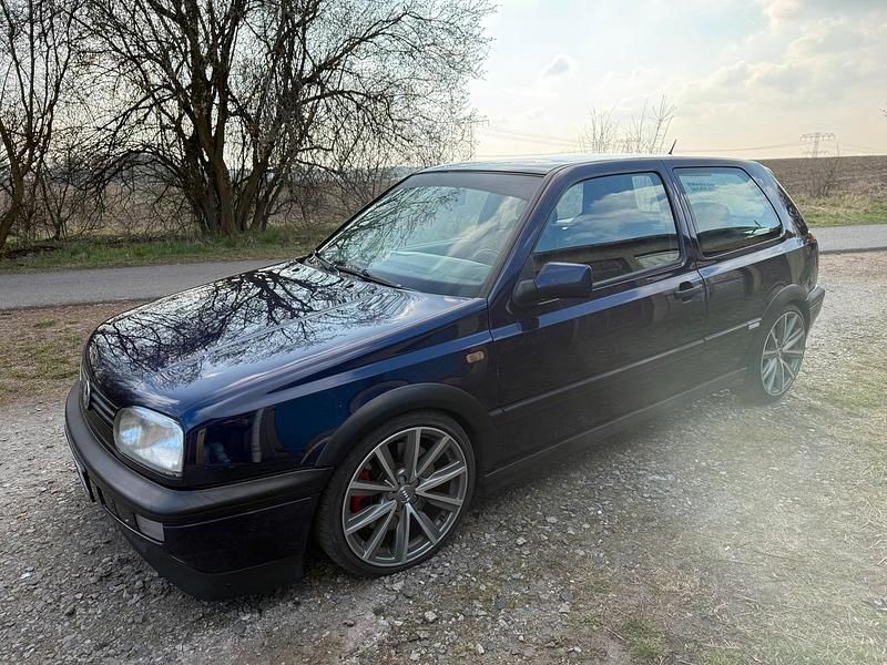 Gebraucht VW Golf Edition 174 PS (127 kW) 1995 Blau Coupé