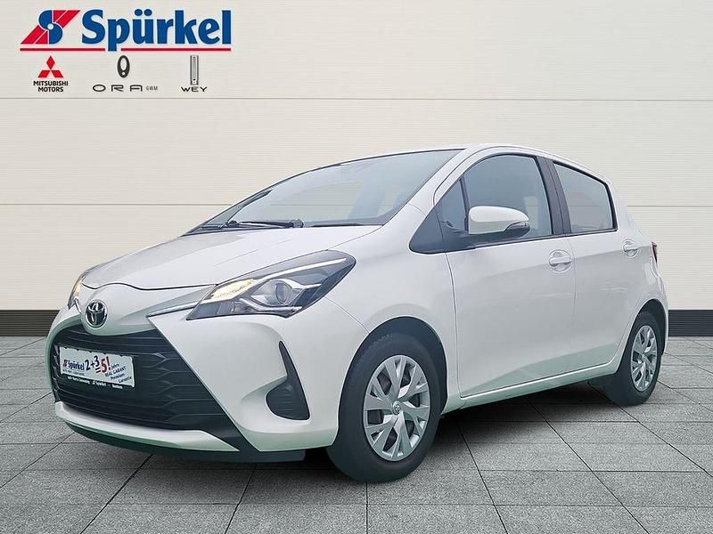 Weiss Gebraucht 2020 Toyota Yaris Comfort Kleinwagen | 13.980 € (Fairer Preis) - Bild 1/3