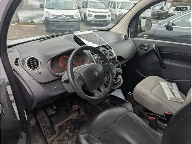 Käytetty Renault Kangoo 96 HP (70 kW) 2019 Valkoinen Tila-auto