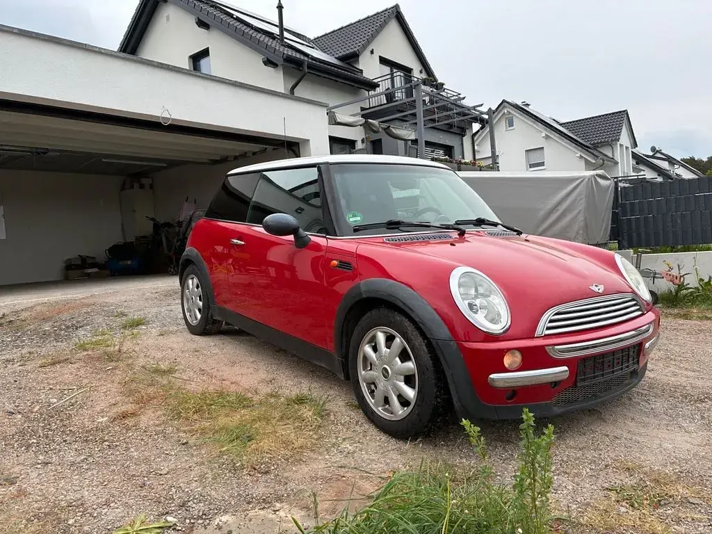 Używany Mini Cooper 116 KM (85 kW) 2001 Czerwony Hatchback