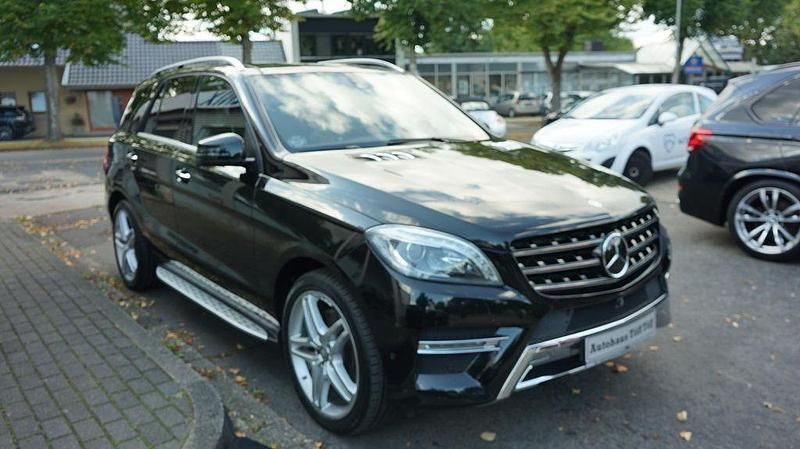 Schwarz Gebraucht 2013 Mercedes ML500 SUV | 24.950 € (Fairer Preis) - Bild 1/4