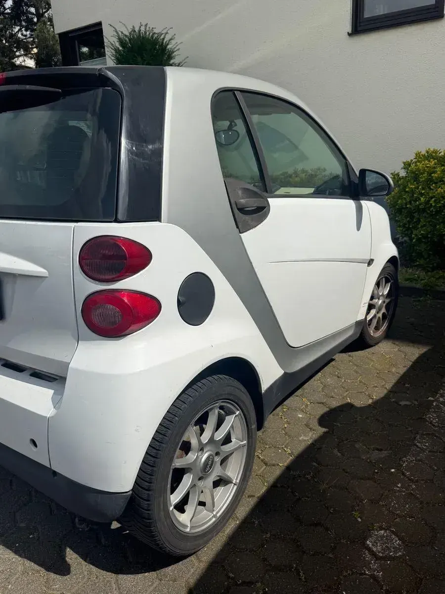 Gebraucht Smart ForTwo Coupé Passion 71 PS (52 kW) 2009 Weiß Coupé