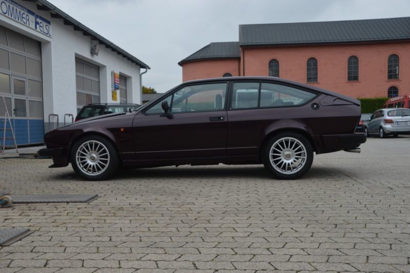 Gebraucht 2 5 Gtv6 Alfa Romeo Gtv 1983 Km 150 000 In