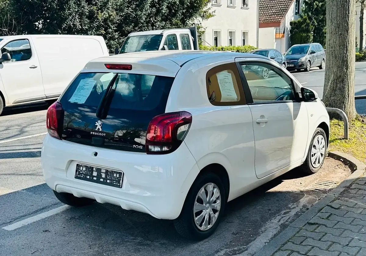 Gebraucht Peugeot 108 69 PS (50 kW) 2015 Weiß Kleinwagen