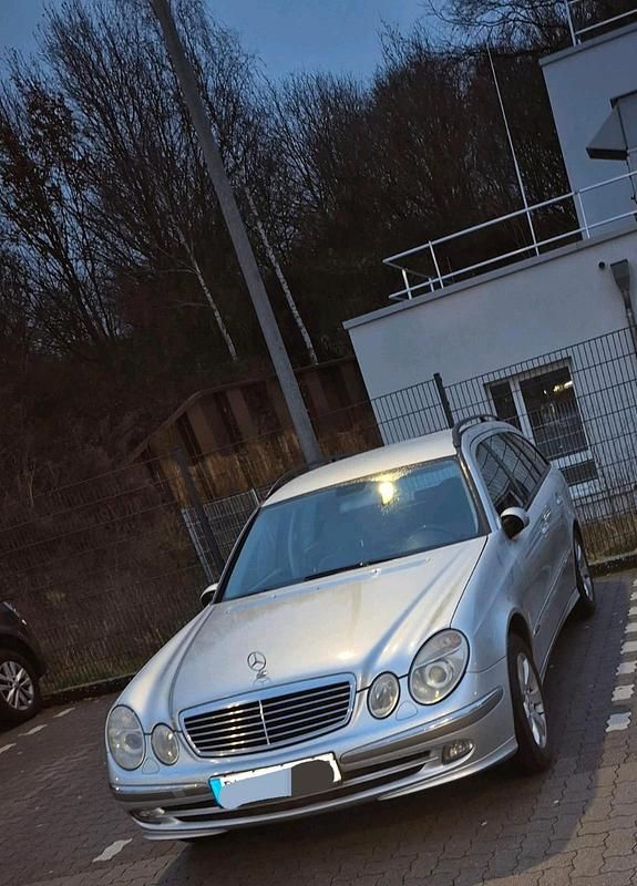 Silber Gebraucht 2007 Mercedes E280 Avantgarde Kombi | 4.700 € - Bild 1/4