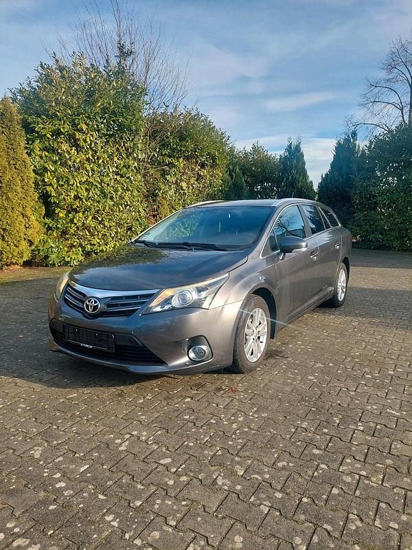 Gebraucht Toyota Avensis T2 124 PS (91 kW) 2012 Grau Kombi