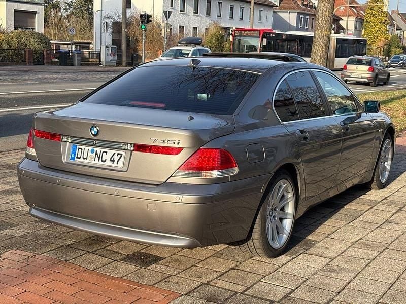Gebraucht BMW 745 333 PS (244 kW) 2002 Grau Limousine