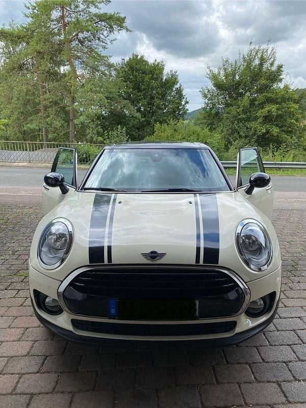 Weiß Gebraucht 2017 Mini Cooper Clubman Kombi | 9.450 € (Guter Preis) - Bild 1/4
