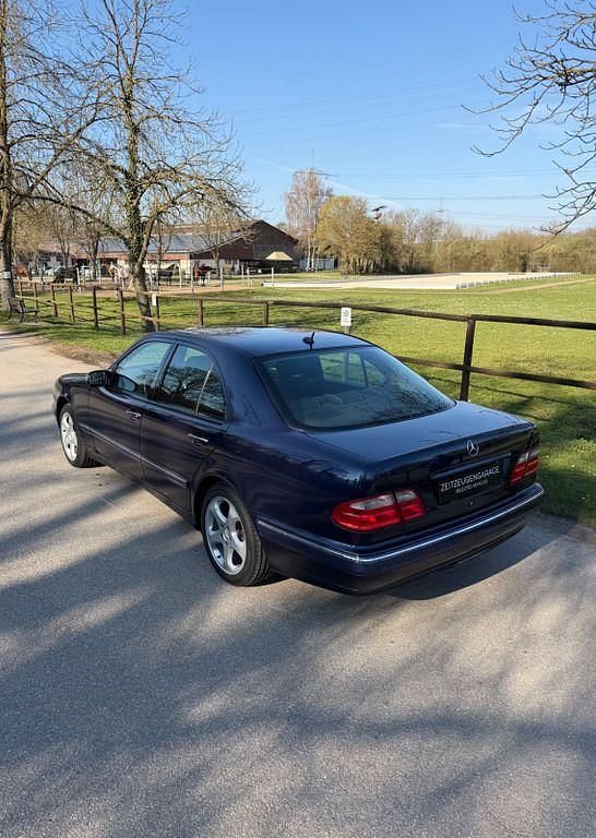 Gebraucht Mercedes E430 279 PS (205 kW) 1999 Blau Limousine