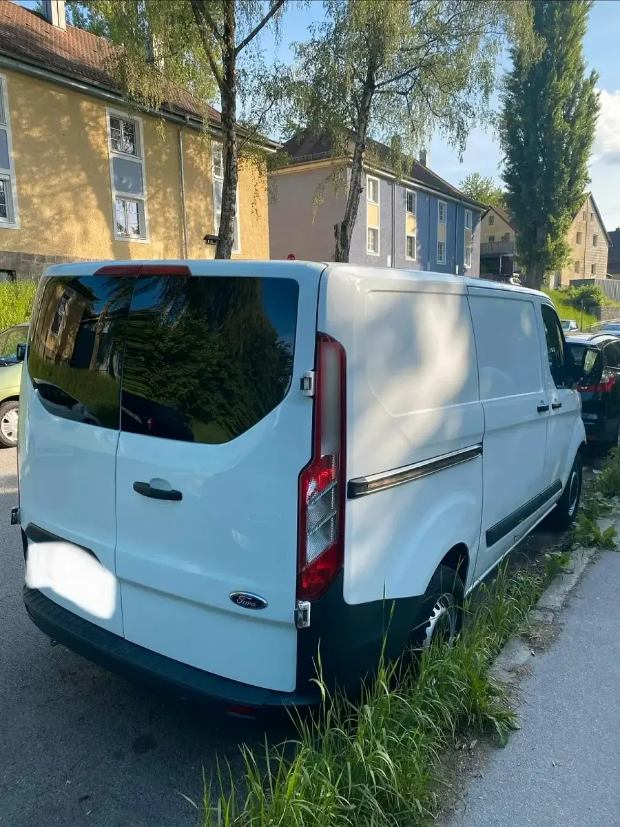 Gebraucht Ford Transit Custom 105 PS (77 kW) 2018 Weiß Van / Kleinbus