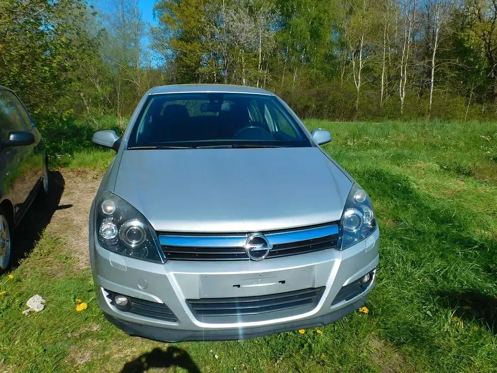 Gebraucht Opel Astra 125 PS (91 kW) 2005 Silber Limousine