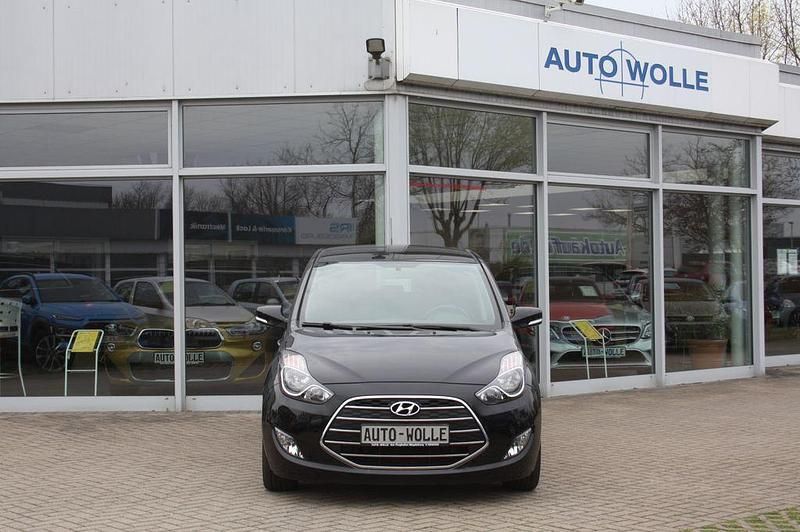 Gebraucht Hyundai ix20 Style 90 PS (66 kW) 2017 Schwarz Kleinwagen