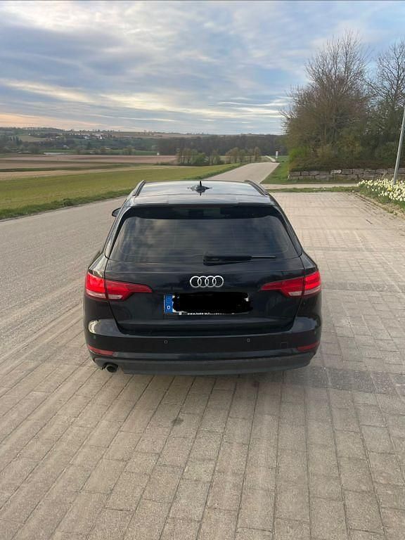 Gebraucht Audi A4 150 PS (110 kW) 2017 Schwarz Kombi