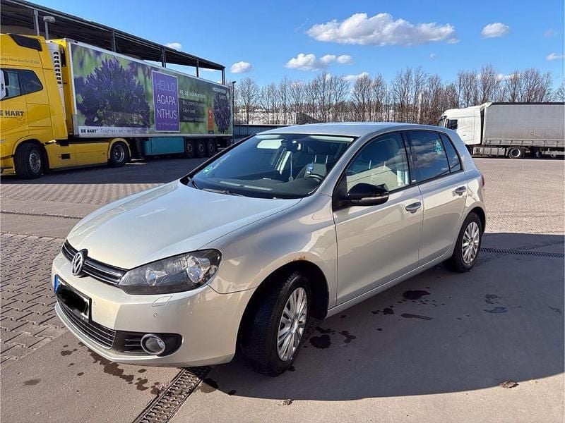 Gebraucht VW Golf VI Team 86 PS (63 kW) 2011 Silber Kleinwagen
