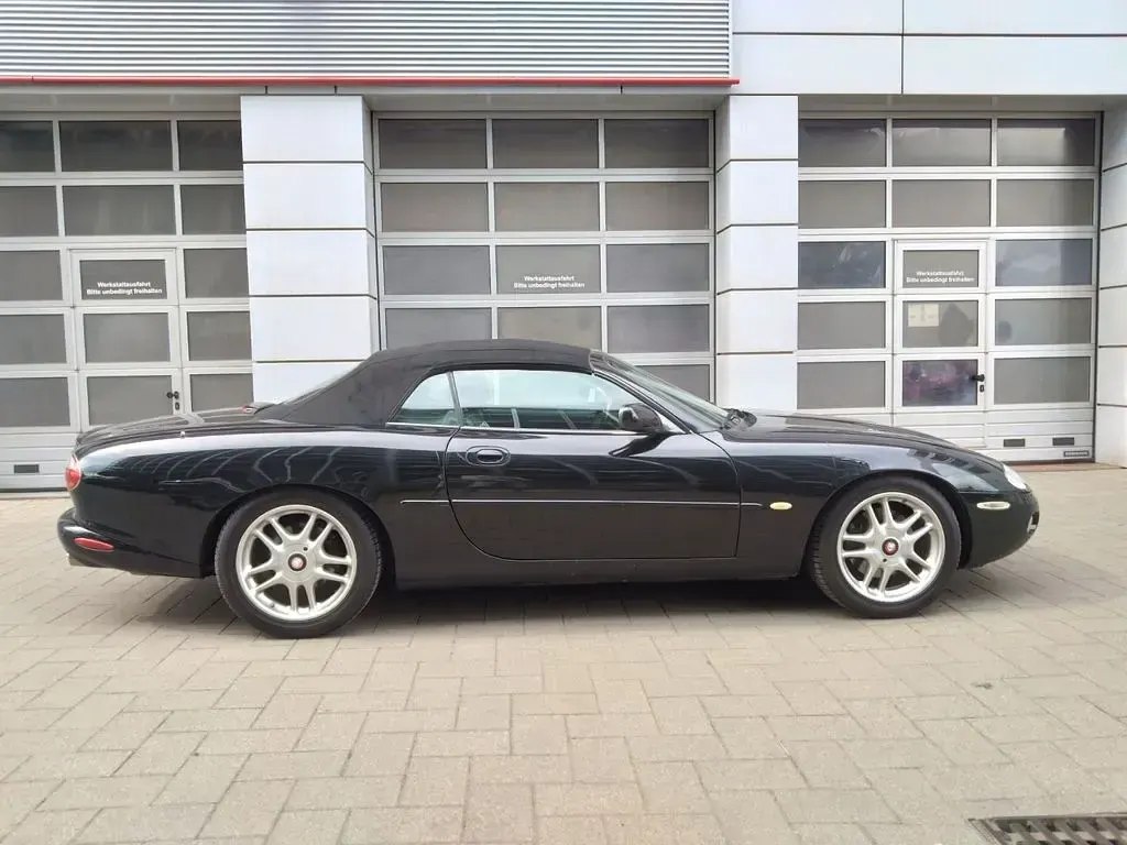 Gebraucht Jaguar XKR S 363 PS (266 kW) 2002 Schwarz Cabrio