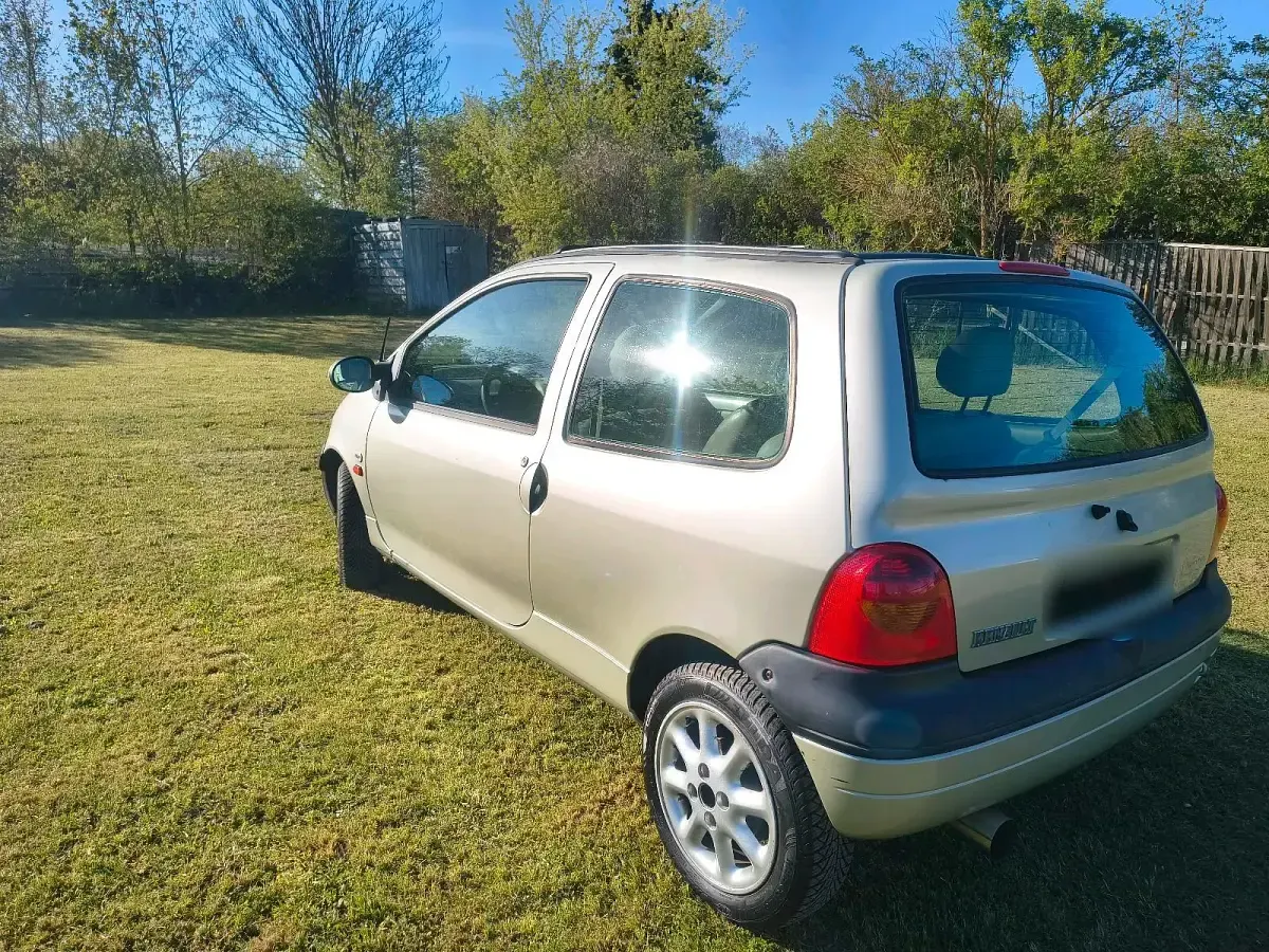 Używany Renault Twingo Initiale 75 KM (55 kW) 2001 Złoty Hatchback