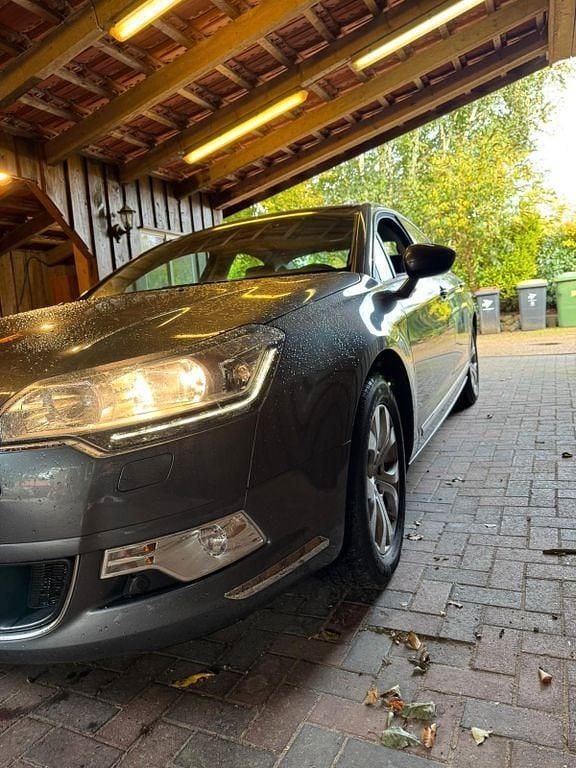 Grau Gebraucht 2011 Citroën C5 Limousine | 6.500 € (Fairer Preis) - Bild 1/4