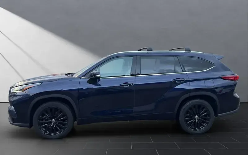 Gebraucht Toyota Highlander Luxury 248 PS (182 kW) 2024 Blau SUV