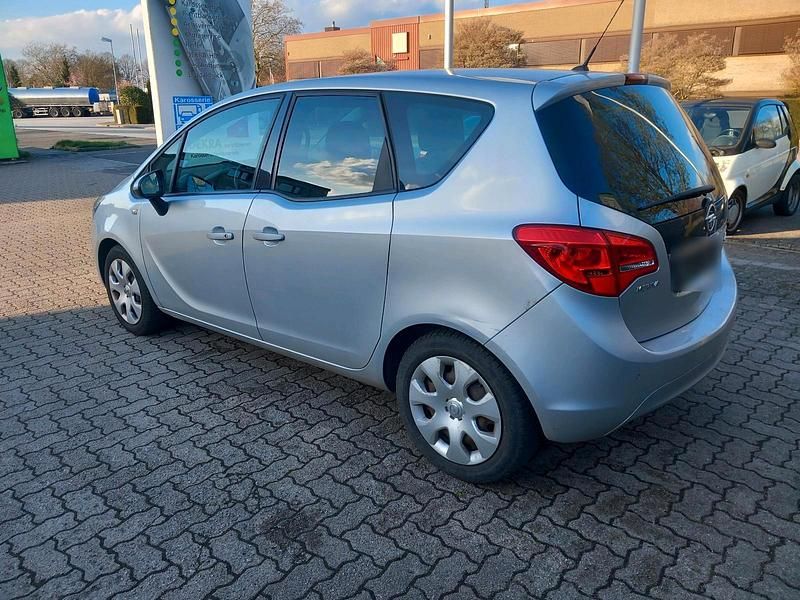 Gebraucht Opel Meriva 140 PS (102 kW) 2015 Silber Van / Kleinbus