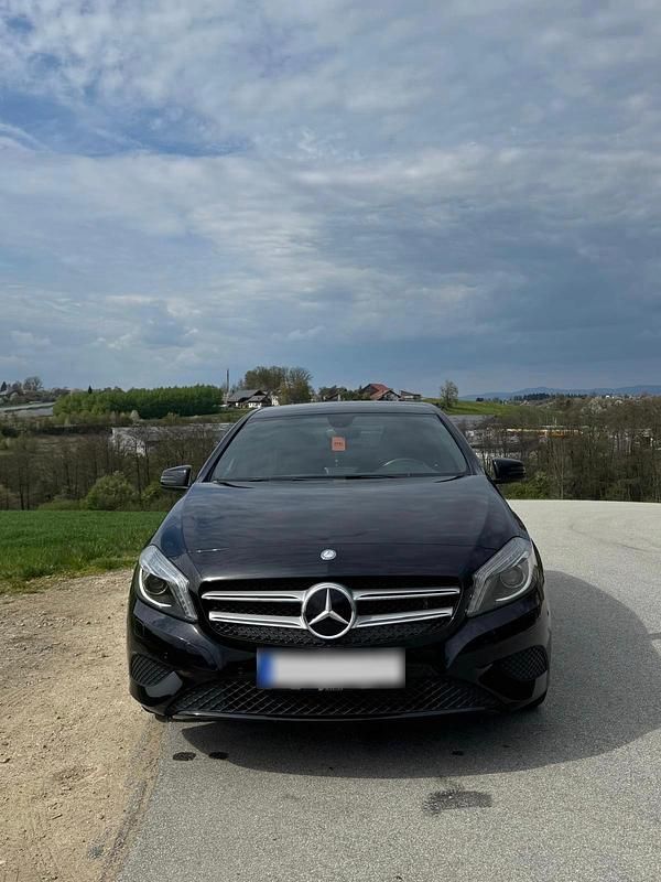 Gebraucht Mercedes A200 136 PS (100 kW) 2013 Schwarz Kleinwagen