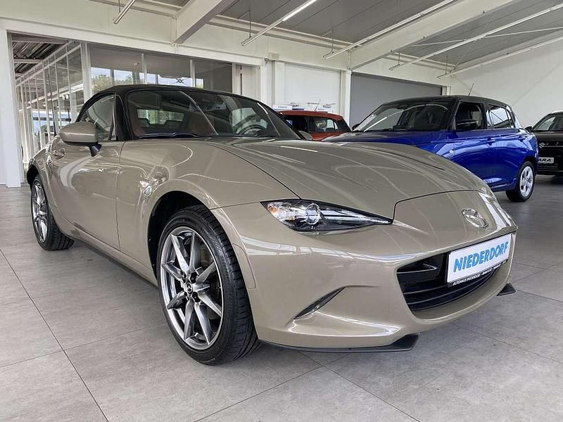 Zircon sand (metallic) Gebraucht 2023 Mazda MX5 Kazari Cabrio | 30.900 € (Fairer Preis) - Bild 1/4