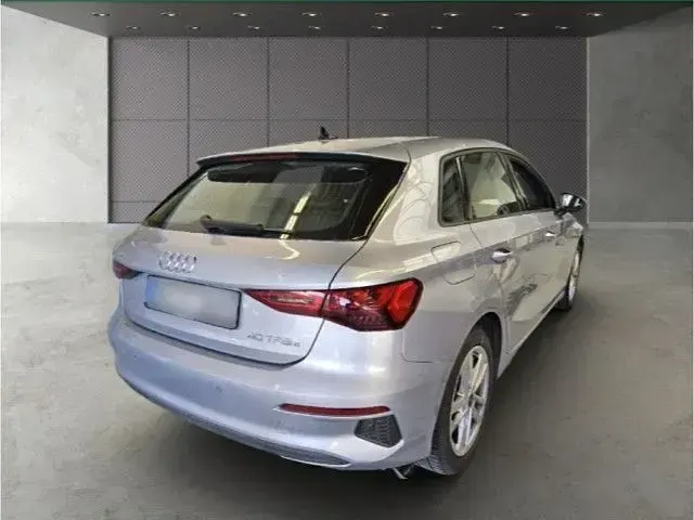 Używany Audi A3 Performance 204 KM (150 kW) 2022 Srebrny Sedan/Limuzyna