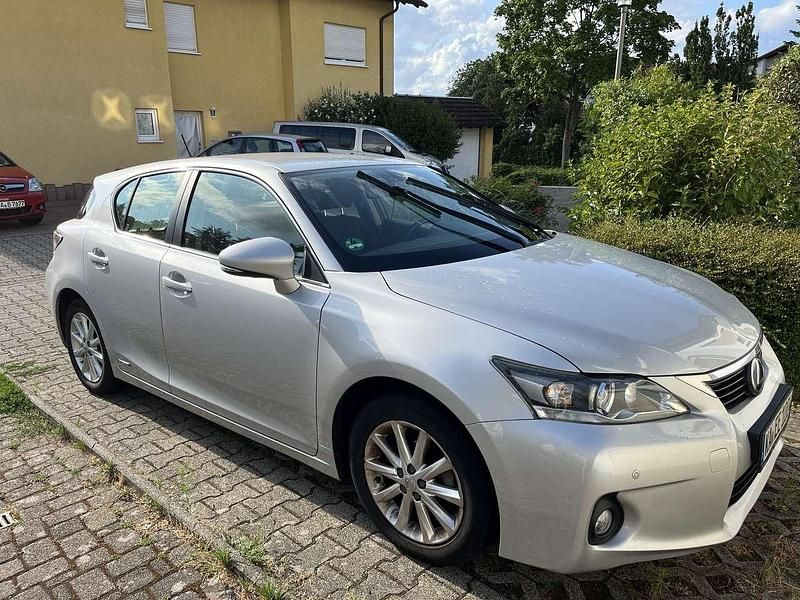 Gebraucht 2012 Lexus CT200h Limousine | 10.499 € (Fairer Preis) - Bild 1/4
