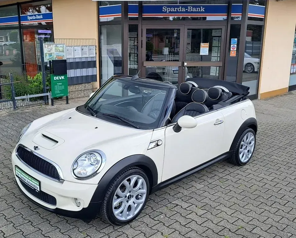 Usata Mini Cooper S Cabriolet 174 CV (127 kW) 2009 Bianco Cabrio