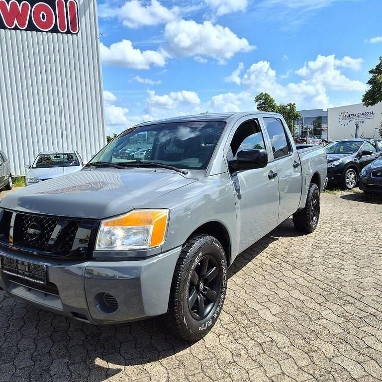 Schwarz Gebraucht 2011 Nissan Titan Abholung | 10.700 € - Bild 1/4