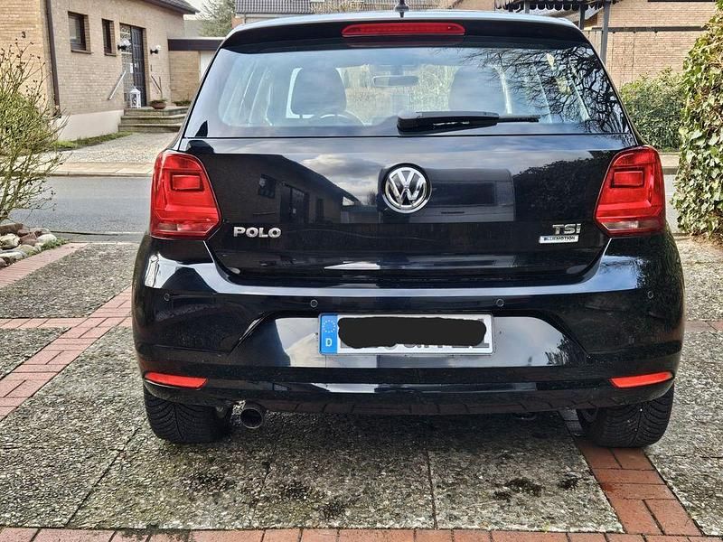Gebraucht VW Polo Highline 90 PS (66 kW) 2015 Schwarz Limousine