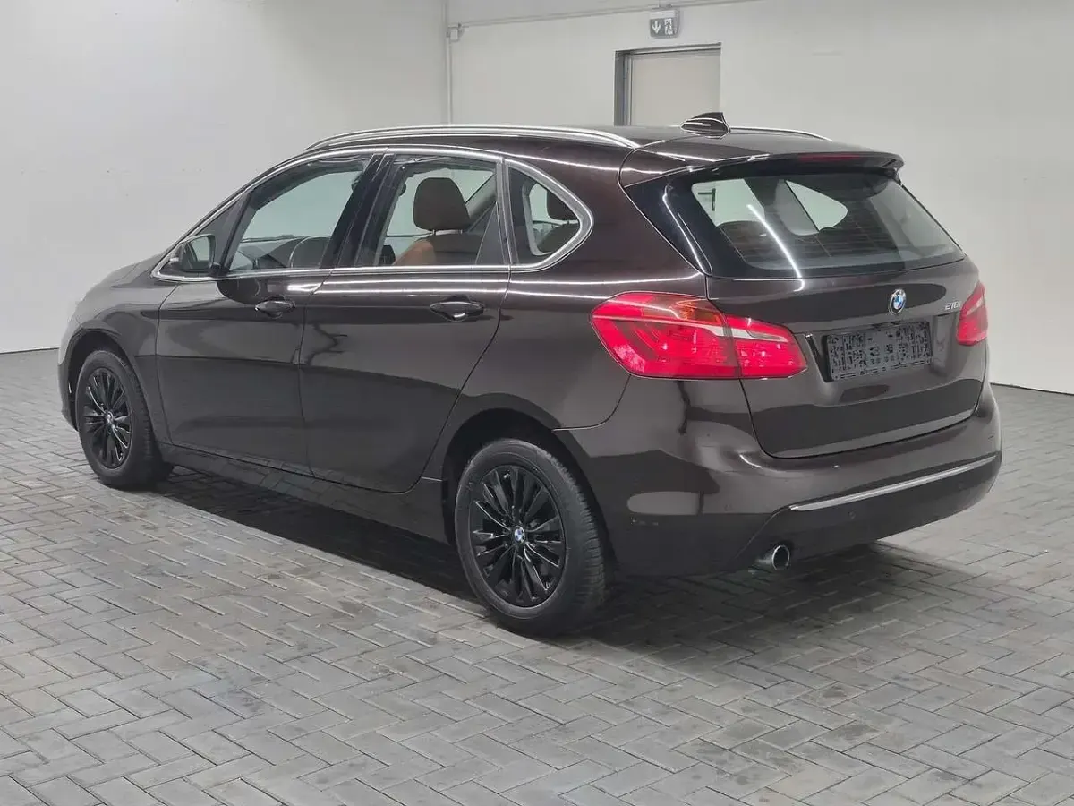 Gebraucht BMW 218 136 PS (100 kW) 2015 Sparklingbraunmet. Van / Kleinbus