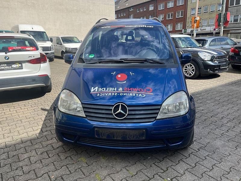 Blau Gebraucht 2004 Mercedes Vaneo Van / Kleinbus | 1.990 € (Guter Preis) - Bild 1/4
