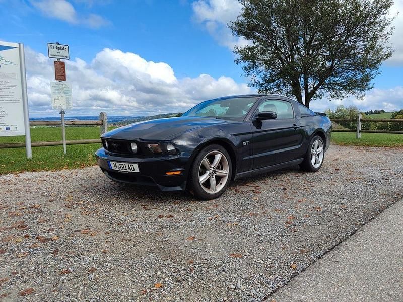 Schwarz Gebraucht 2010 Ford Mustang Coupé | 16.900 € (Guter Preis) - Bild 1/4