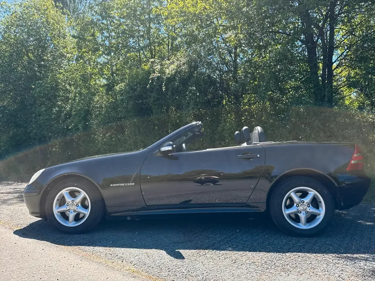 Gebraucht Mercedes SLK200 163 PS (119 kW) 2000 Schwarz Cabrio