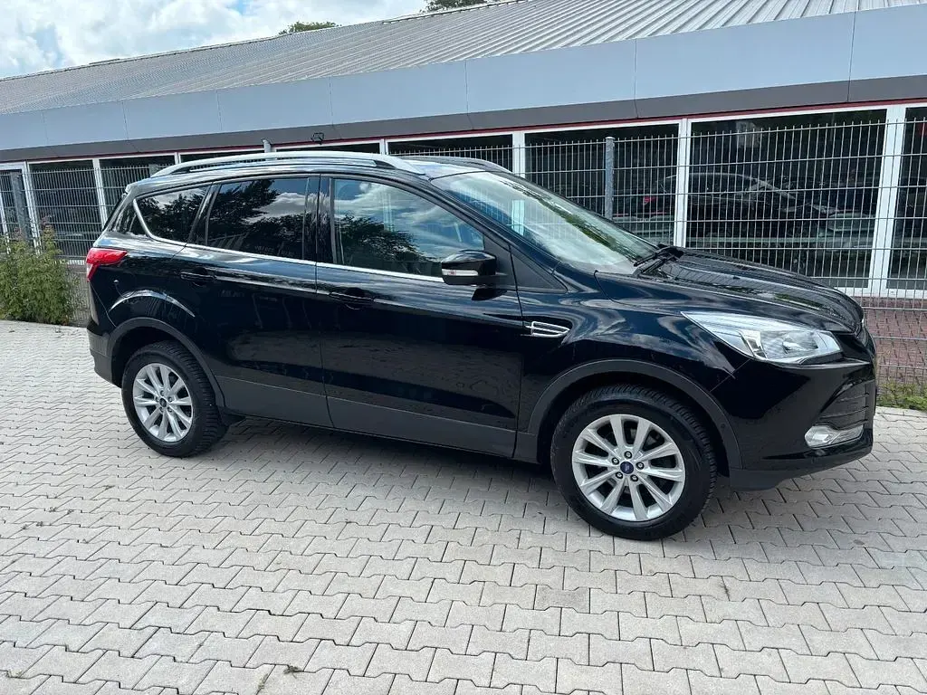 Gebraucht Ford Kuga Titanium 150 PS (110 kW) 2016 Schwarz SUV