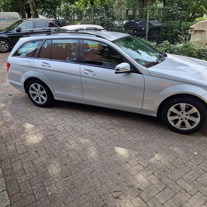 Silber Gebraucht 2013 Mercedes C220 Kombi | 6.709 € (Fairer Preis) - Bild 1/4