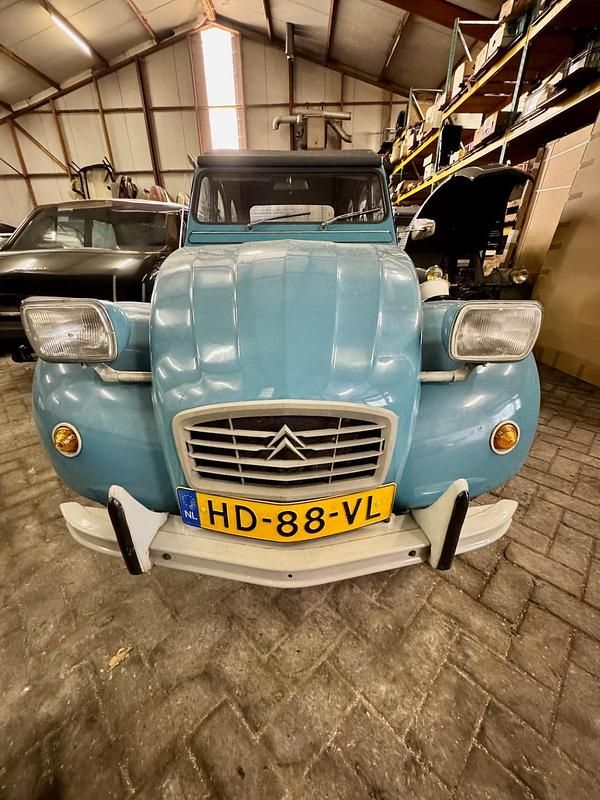 Blau Gebraucht 1981 Citroën 2CV Cabrio | 10.500 € - Bild 1/4