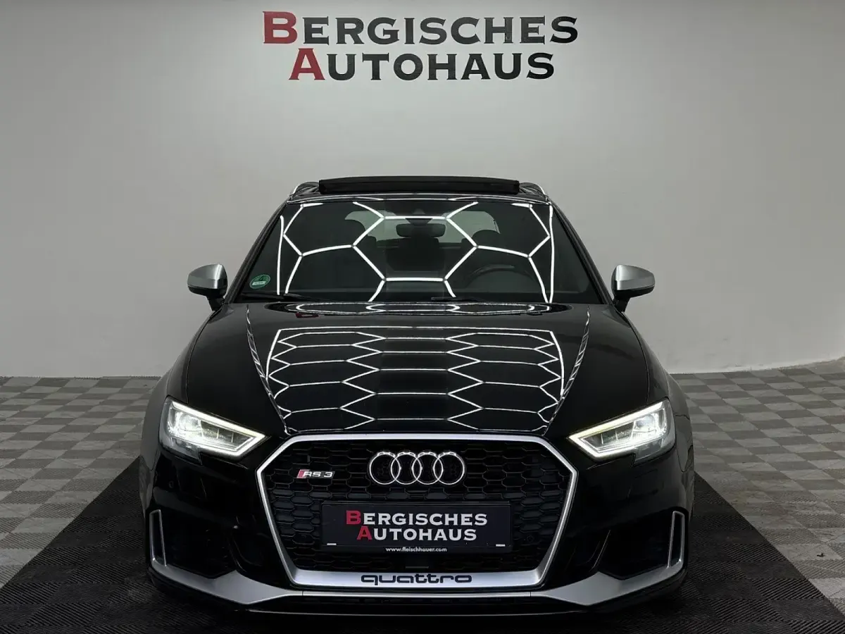 Gebraucht Audi RS3 Ambiente 400 PS (294 kW) 2017 Schwarz Limousine