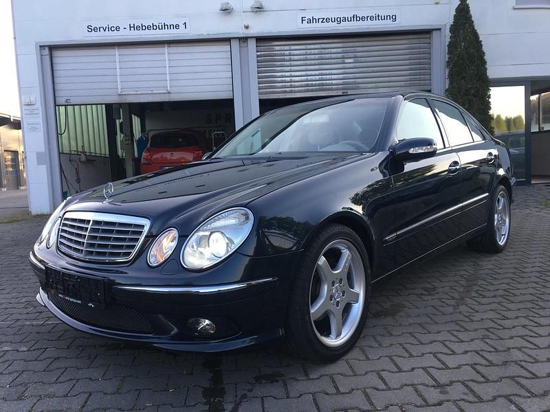 Gebraucht Mercedes E320 Elegance 224 PS (164 kW) 2003 Blau Limousine