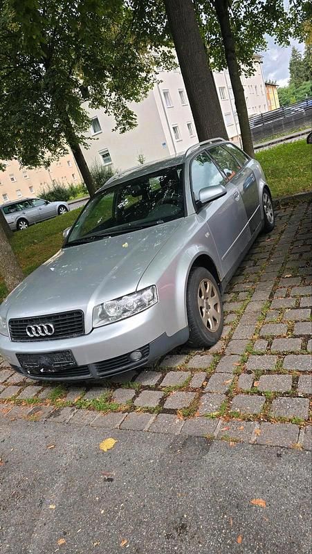 Silber Gebraucht 2002 Audi A4 Kombi | 300 € (Superpreis) - Bild 1/4