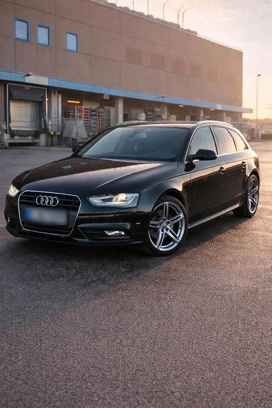 Gebraucht Audi A4 150 PS (110 kW) 2014 Schwarz Kombi