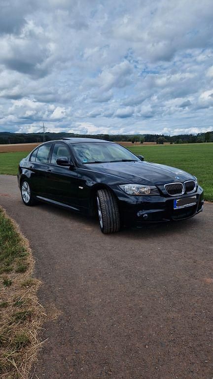 Schwarz Gebraucht 2011 BMW 325 M Sport Limousine | 13.200 € (Fairer Preis) - Bild 1/4