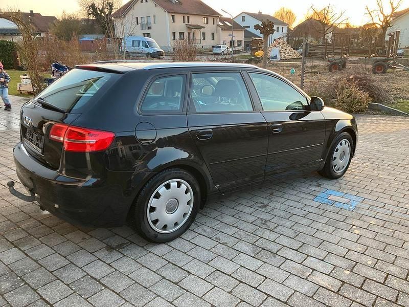 Gebraucht Audi A3 Ambiente 140 PS (102 kW) 2010 Schwarz Kleinwagen