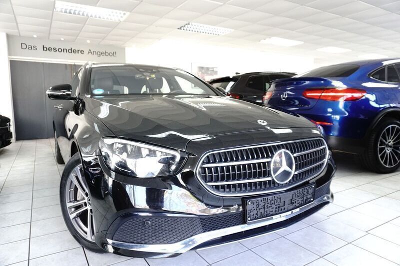Schwarz Gebraucht 2023 Mercedes E400 Avantgarde Limousine | 45.950 € (Superpreis) - Bild 1/4