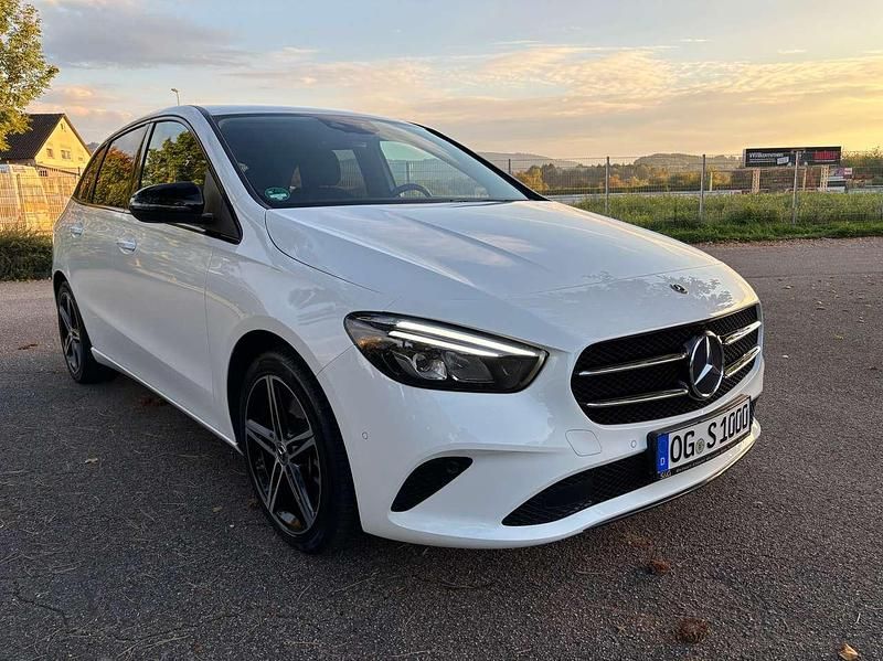 Gebraucht Mercedes B250 Progressive 224 PS (164 kW) 2020 Weiß Van / Kleinbus