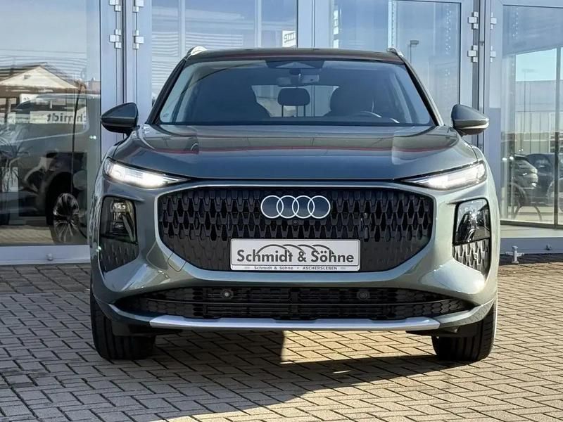 Neu Audi Q3 Sport 150 PS (110 kW) 2026 Grün SUV